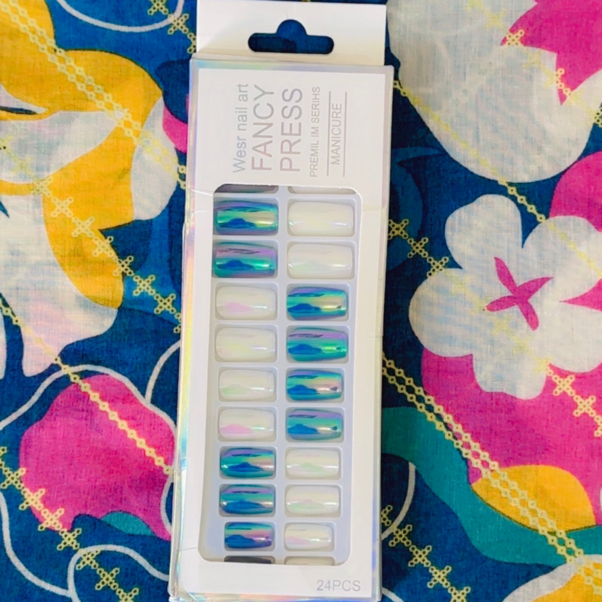 Fancy Press-On Artificial Nails